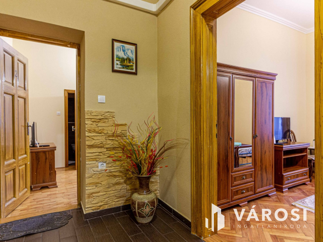 Belvárosi Apartman a Napfény Városában eladó!