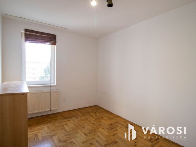 Kiváló lehetőség irodának, lakásnak Győr Baross híd lábánál