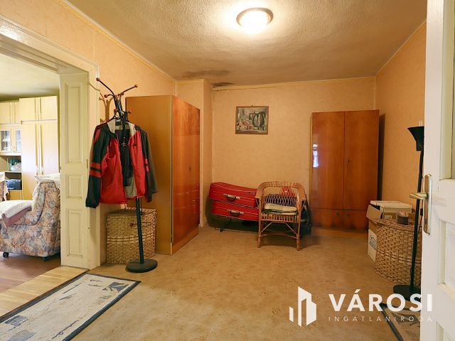 Felújítandó beépített verandás ház eladó Recsken