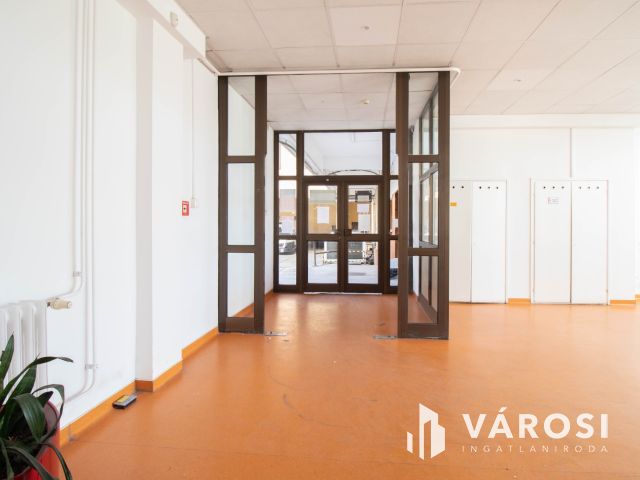 Csepel HÉV állomástól 2 percre 132 m2-es irodablokk kiadó