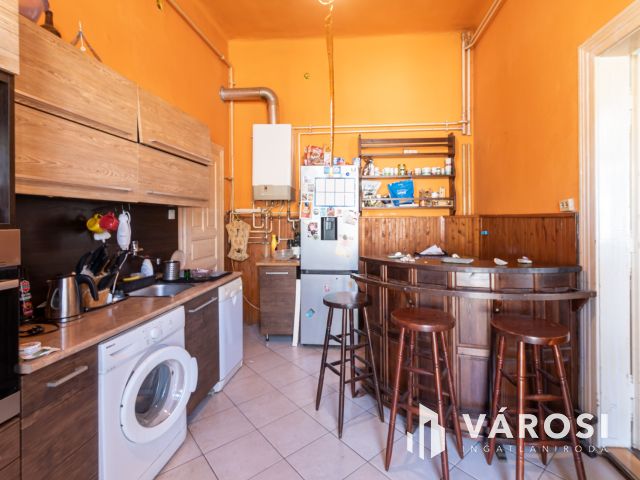 RÁKOSPALOTA 53 M² + KERT + PINCE – HÁZRÉSZ: 49,9 M FT!