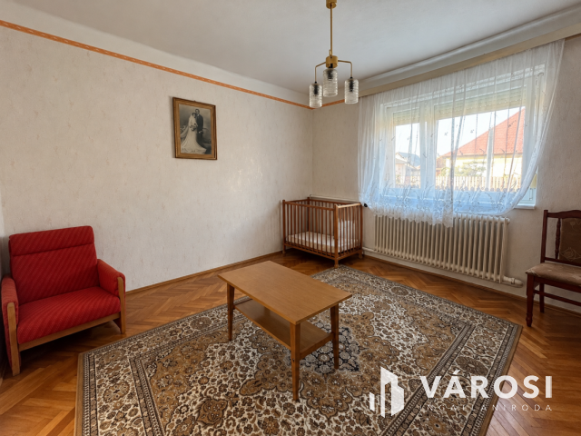 Debrecen-Józsa szép utcájában, családi ház eladó!