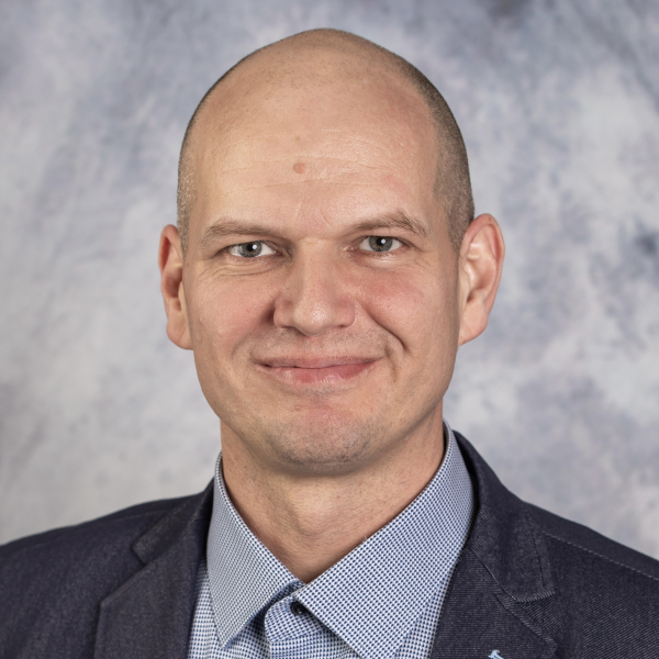 Oszoli Péter